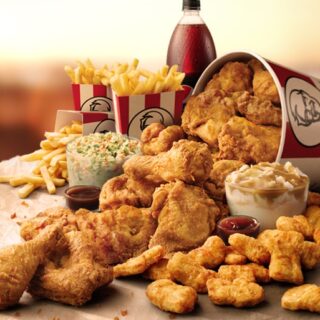 NEWS: KFC Giant Feast (15 Pieces Chicken, 18 Nuggets, 3 Large Chips, Potato & Gravy, Coleslaw, 1.25L Drink) 10