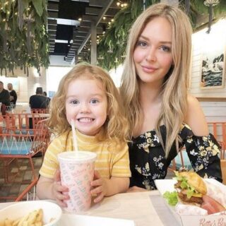 DEAL: Betty's Burgers - 2 Kids Cheeseburgers & 2 French Fries for $15 (Normally $25) 4