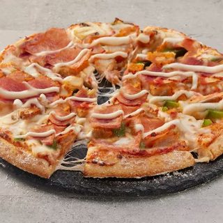 NEWS: Domino's Buffalo Chicken & Bacon Pizza 1