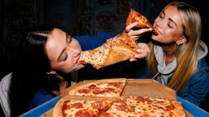Domino’s Launches New 16-Inch New Yorker Range and Switches to Coca-Cola 1 Domino’s Launches New 16-Inch New Yorker Range and Switches to Coca-Cola
